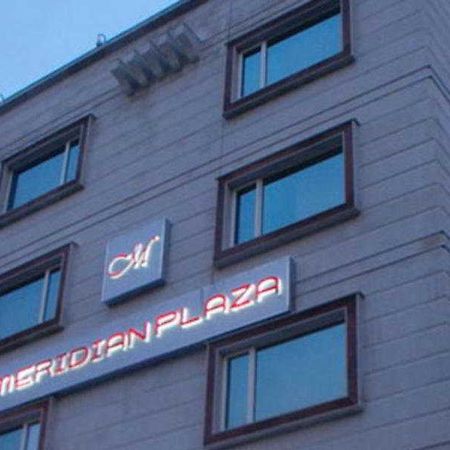 Hotel Meridian Plaza Нью-Делі Екстер'єр фото