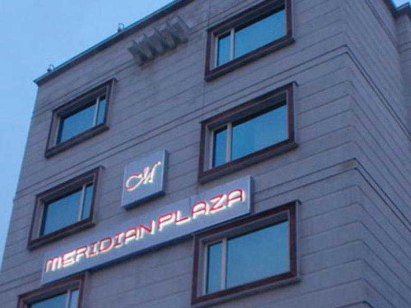 Hotel Meridian Plaza Нью-Делі Екстер'єр фото